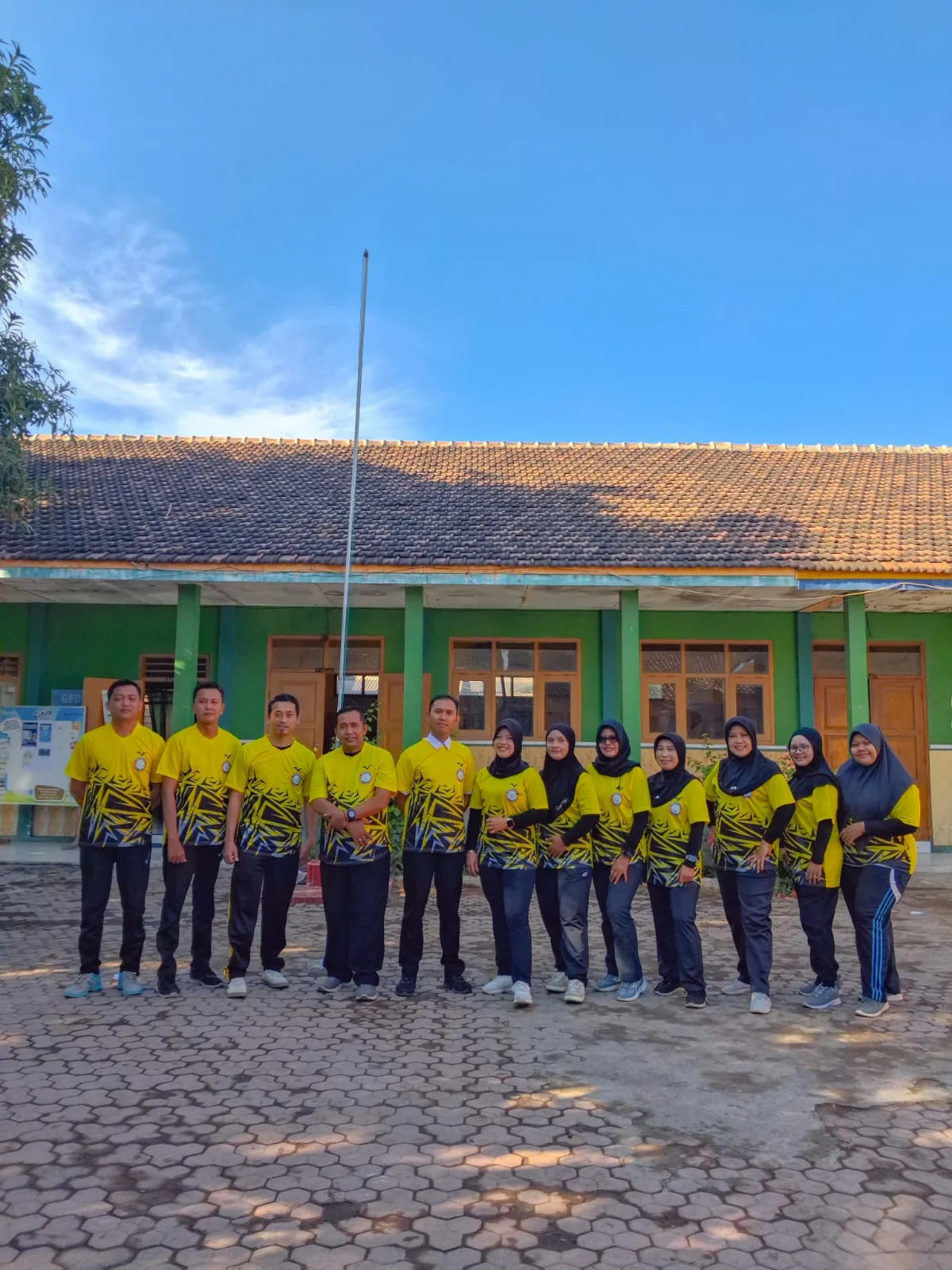 PARA DEWAN GURU BERPARTISIPASI MENGIKUTI LOMBA