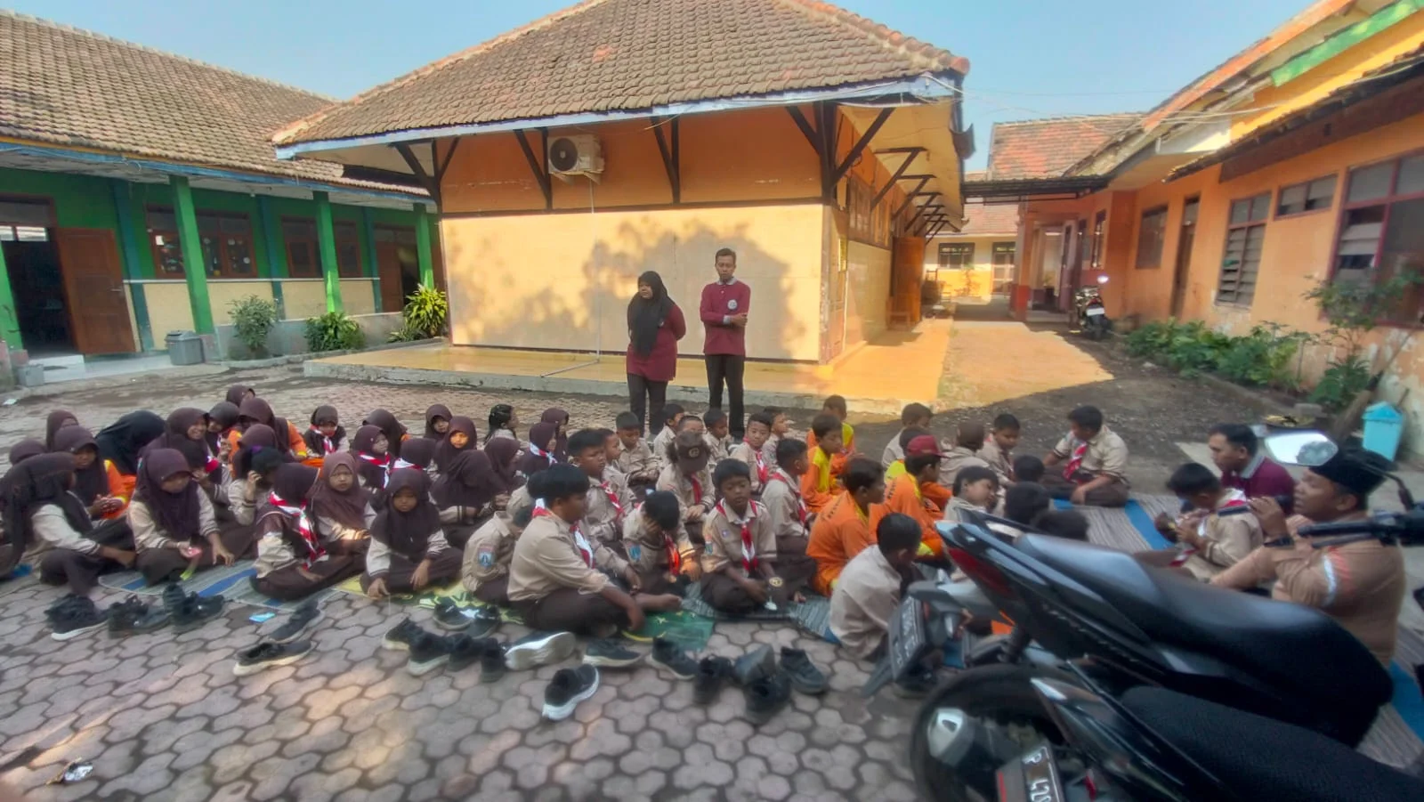 DOA BERSAMA GURU DAN SISWA SDN 1 TREBUNGAN