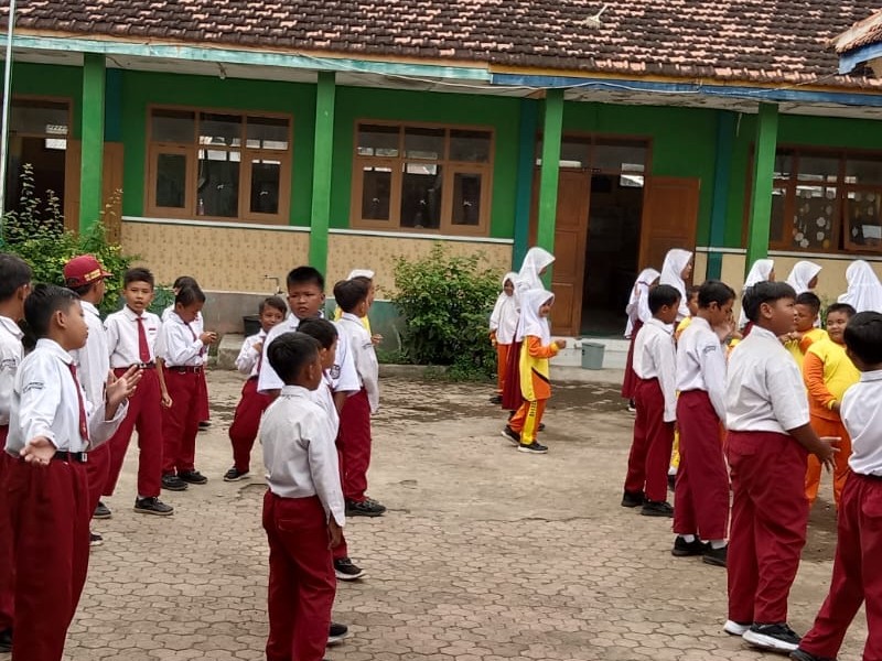 SENAM PAGI SISWA SDN 1TREBUNGAN