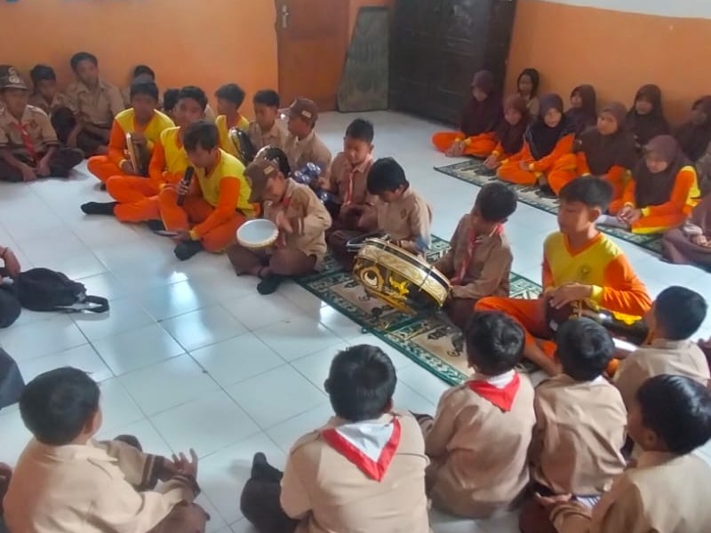 KEGIATAN DOA BERSAMA GURU DAN SISWA SDN1 TREBUNGAN