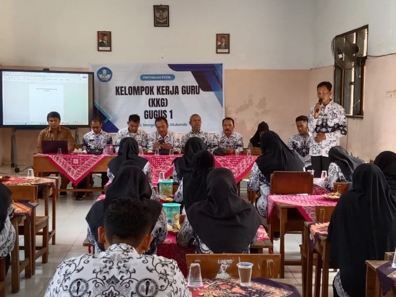 RAPAT KKG GUGUS 1 DI AULA  SDN 1 TREBUNGAN